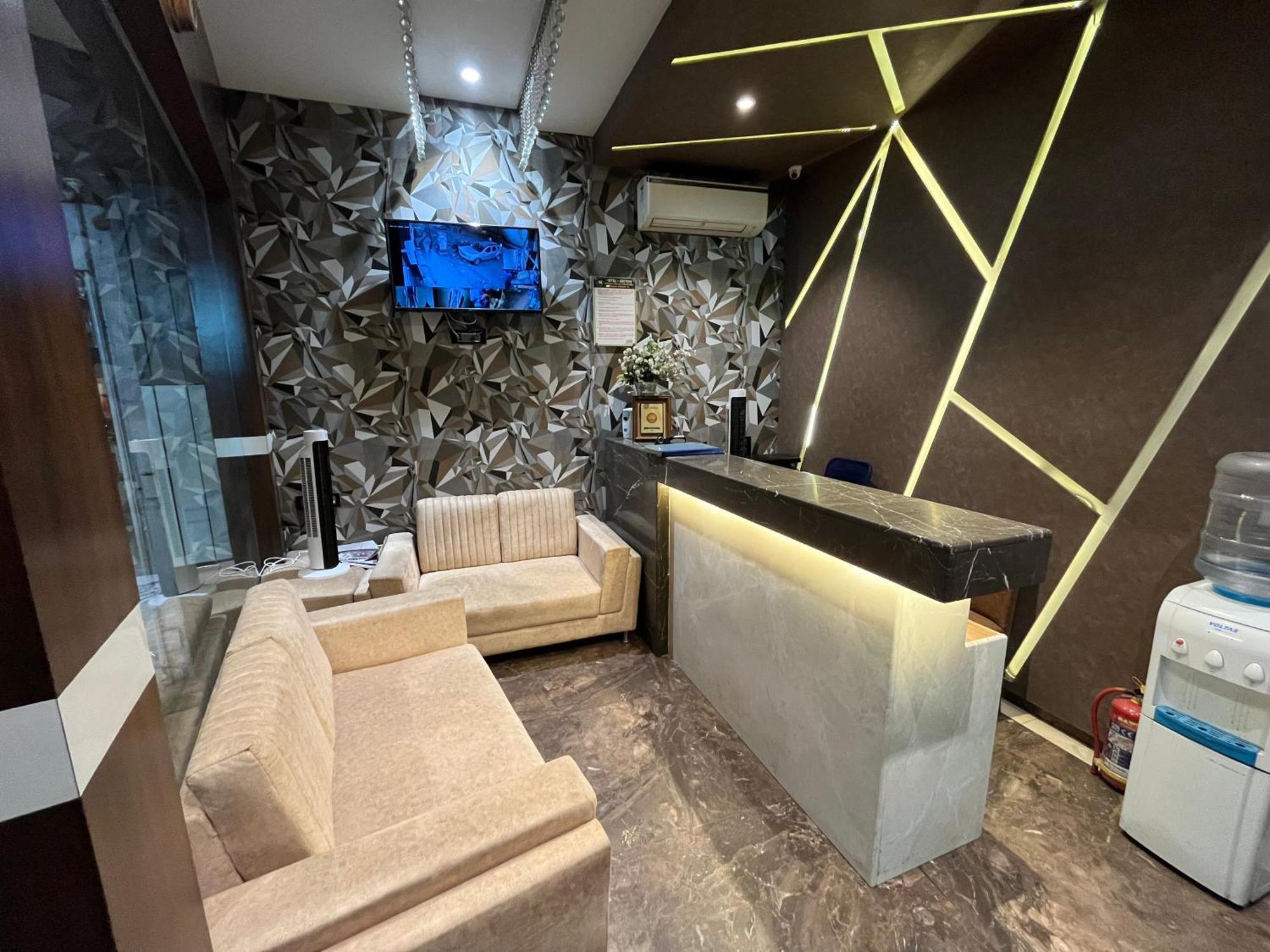 Hotel Meriton Mumbai International Airport T-2 Exterior foto