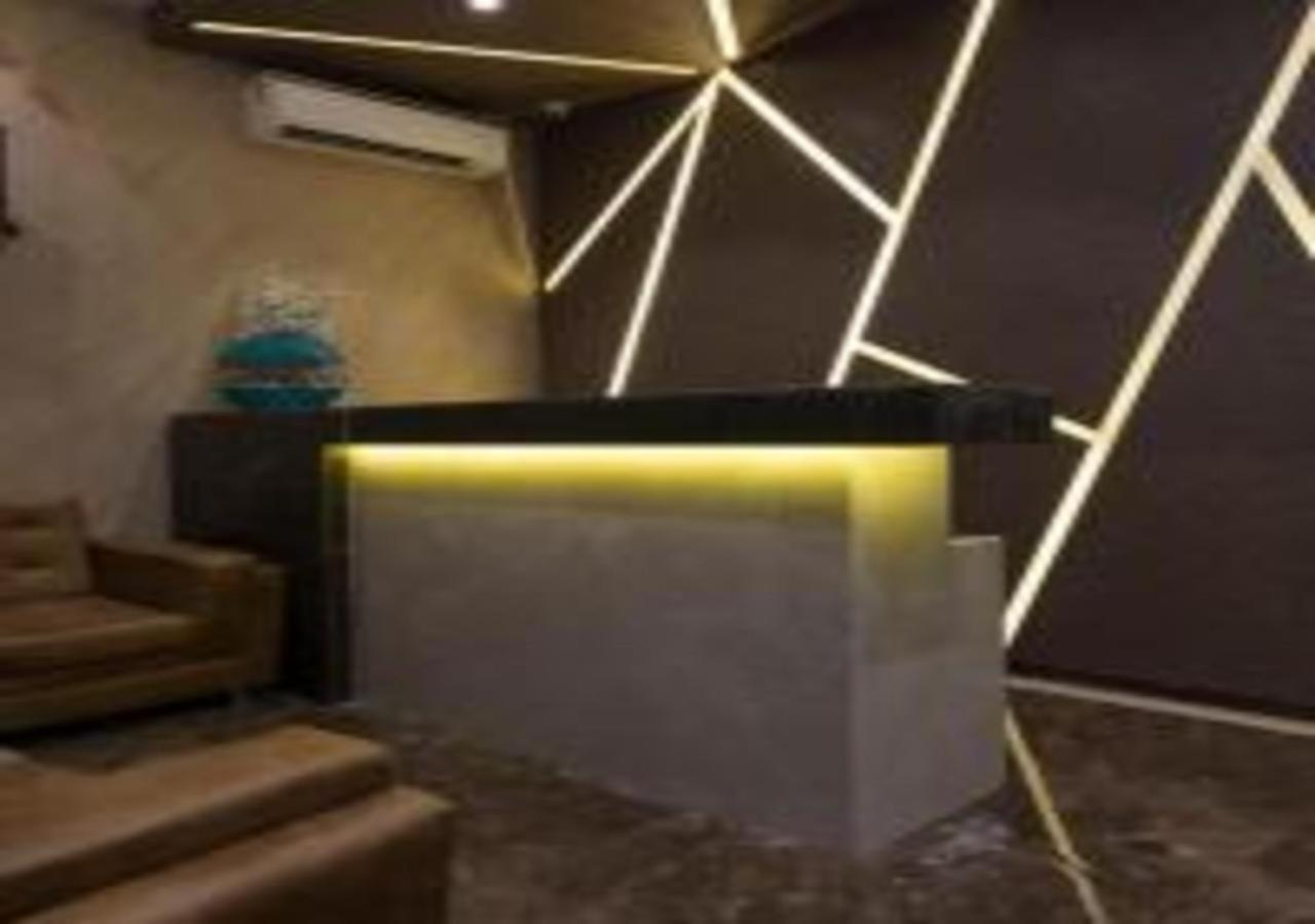 Hotel Meriton Mumbai International Airport T-2 Exterior foto
