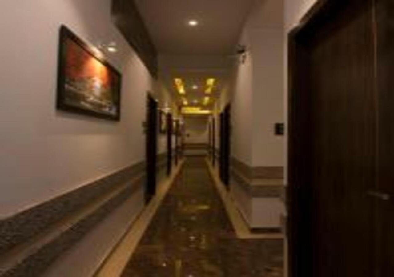 Hotel Meriton Mumbai International Airport T-2 Exterior foto
